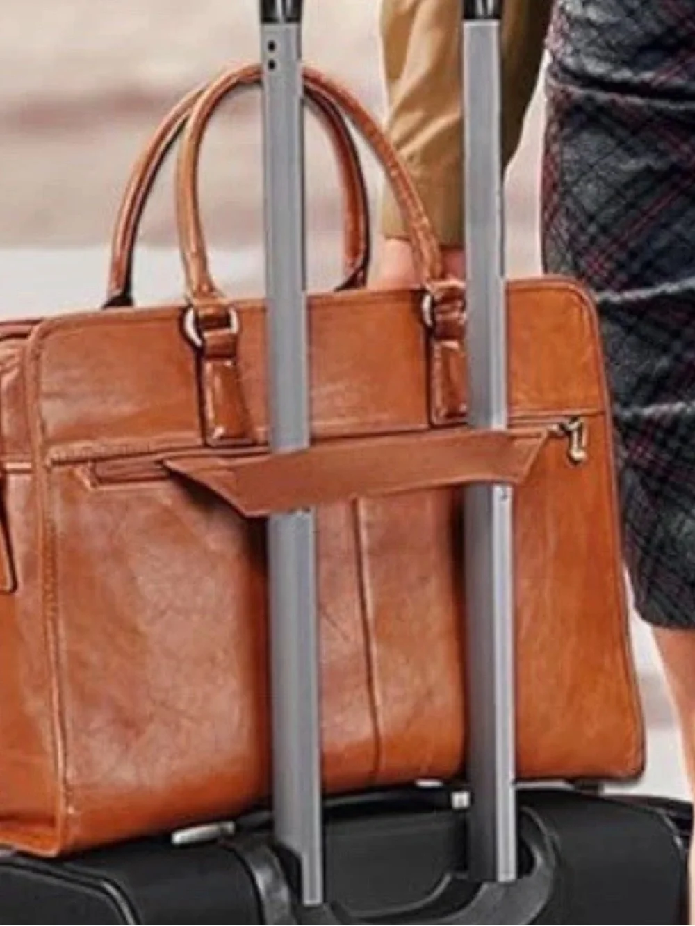 Banuce 15” Italian Leather Laptop Briefcase – Like New Condition